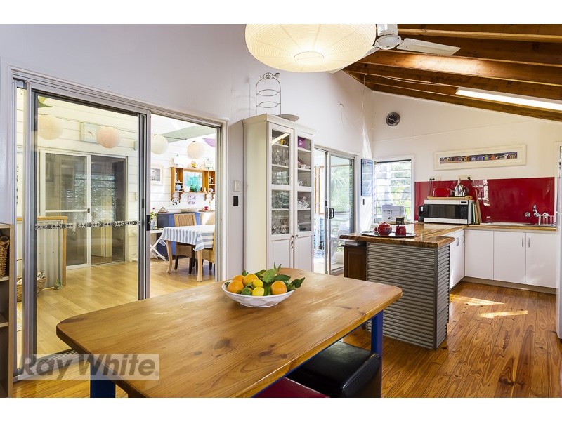 5 Mareela Street, Coochiemudlo Island QLD 4184