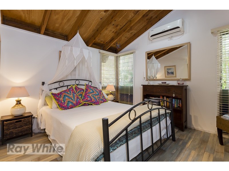 5 Mareela Street, Coochiemudlo Island QLD 4184