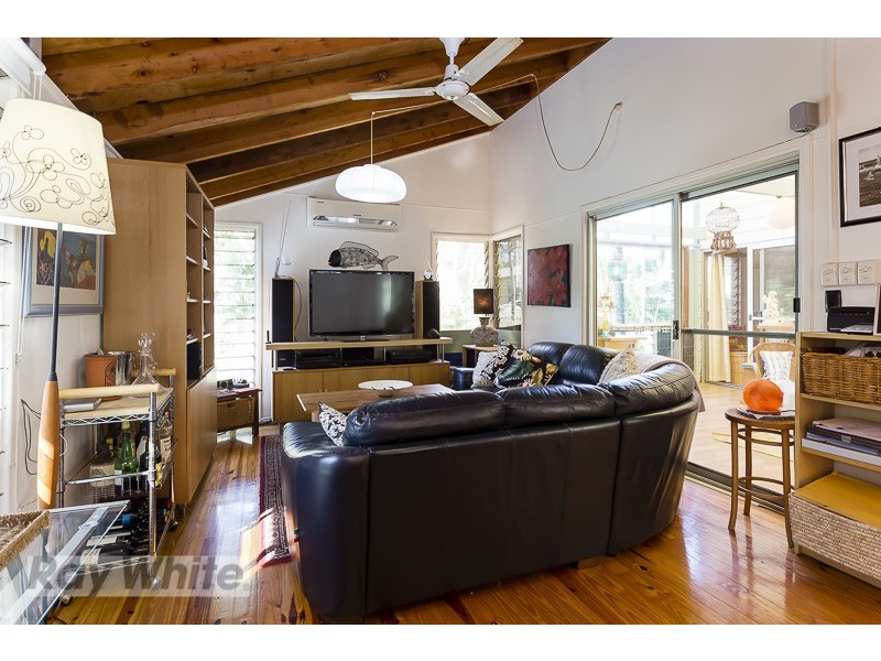 5 Mareela Street, Coochiemudlo Island QLD 4184