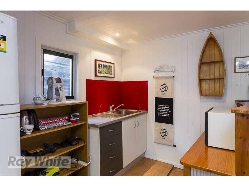 5 Mareela Street, Coochiemudlo Island QLD 4184