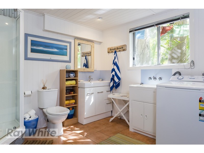 5 Mareela Street, Coochiemudlo Island QLD 4184