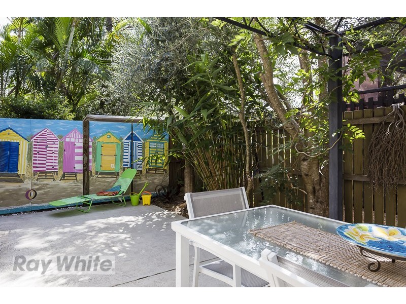 5 Mareela Street, Coochiemudlo Island QLD 4184