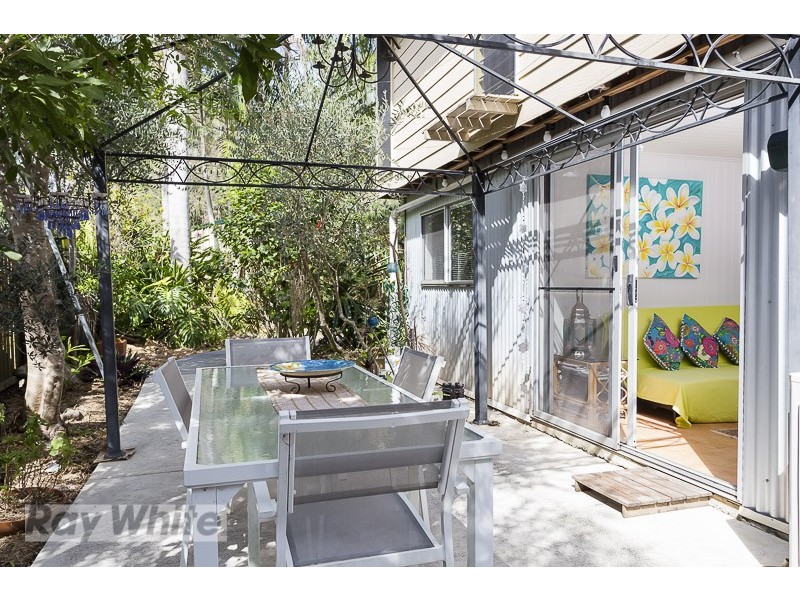 5 Mareela Street, Coochiemudlo Island QLD 4184