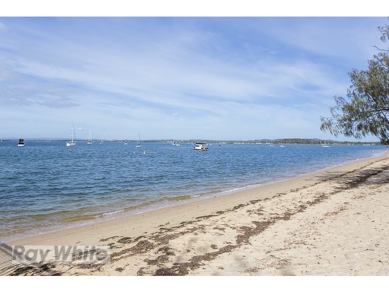 5 Mareela Street, Coochiemudlo Island QLD 4184