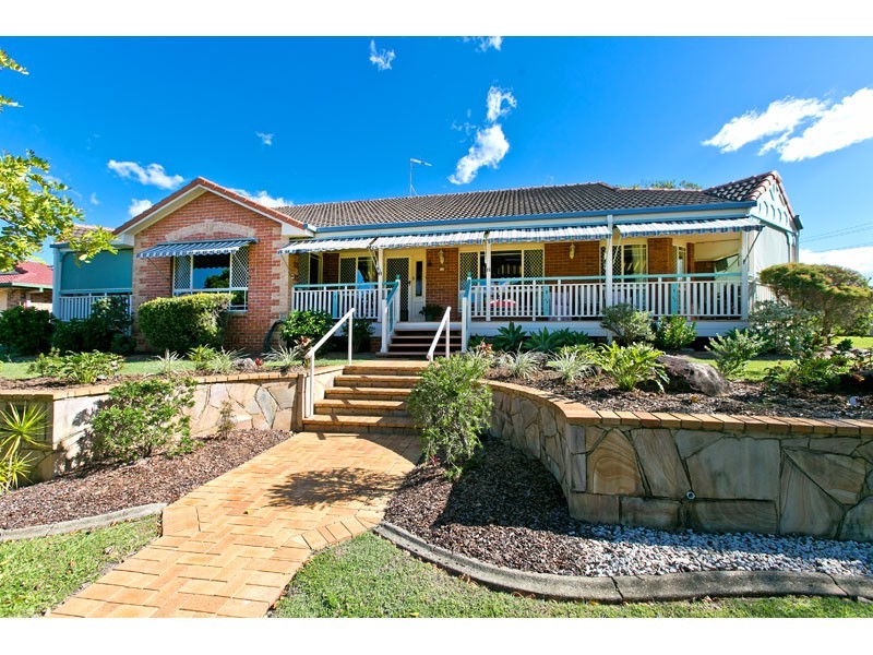 2 Beachside Court, Victoria Point QLD 4165