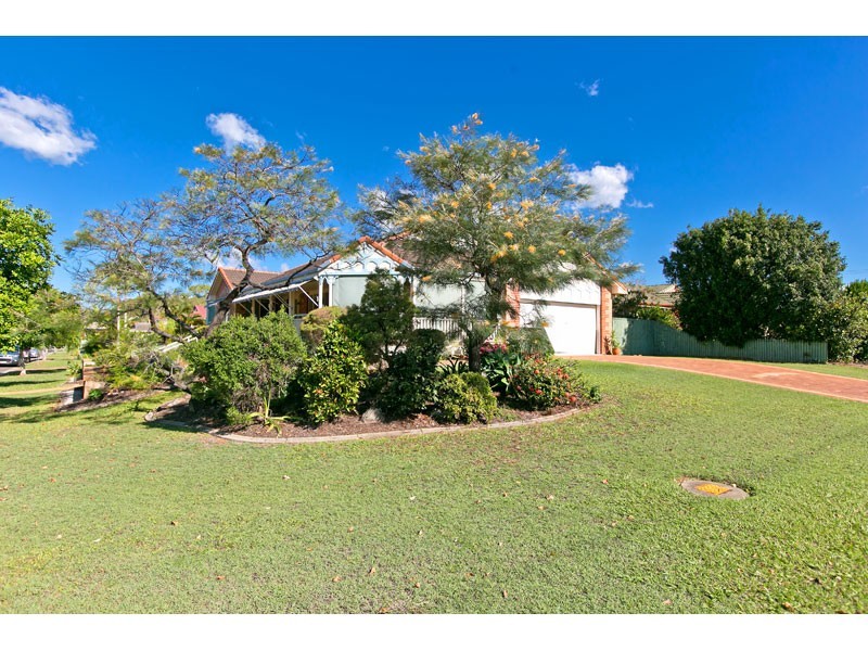 2 Beachside Court, Victoria Point QLD 4165