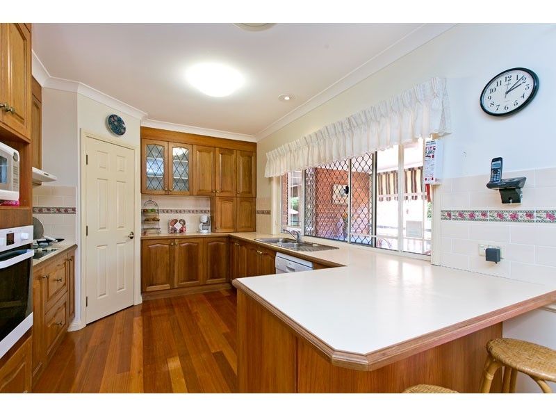 2 Beachside Court, Victoria Point QLD 4165