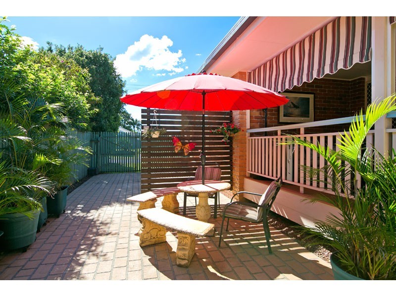 2 Beachside Court, Victoria Point QLD 4165