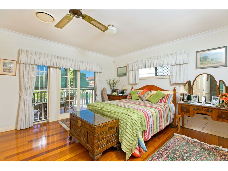 2 Beachside Court, Victoria Point QLD 4165