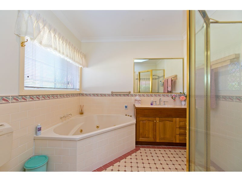 2 Beachside Court, Victoria Point QLD 4165