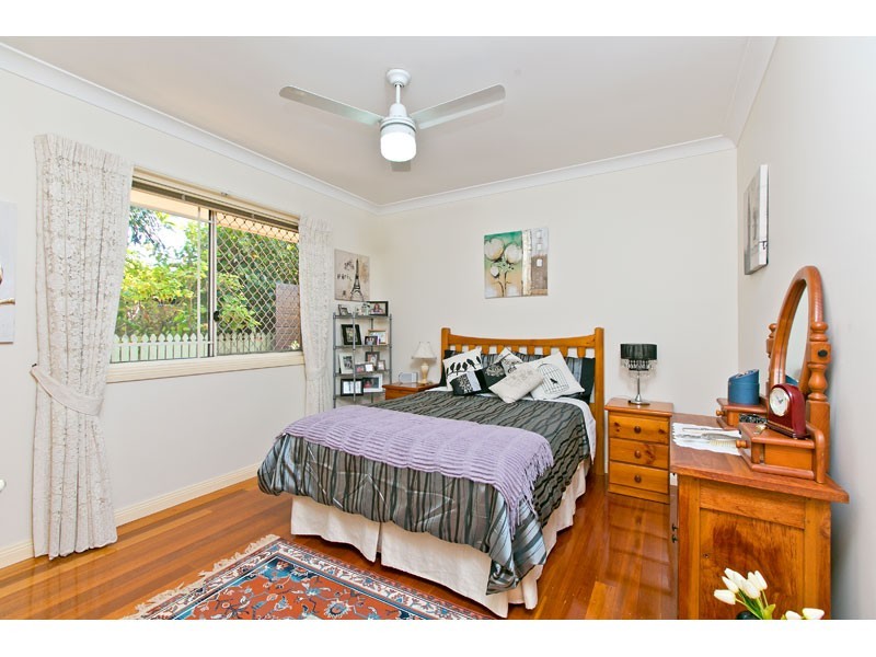 2 Beachside Court, Victoria Point QLD 4165