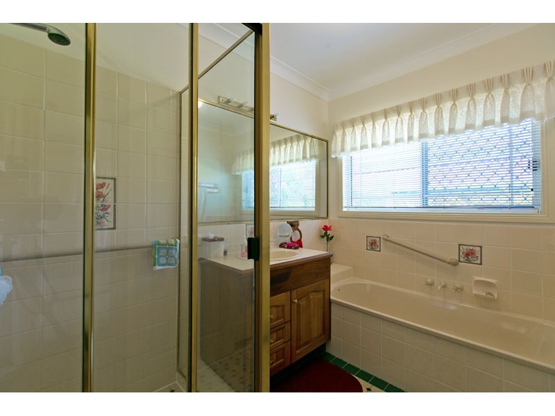 2 Beachside Court, Victoria Point QLD 4165