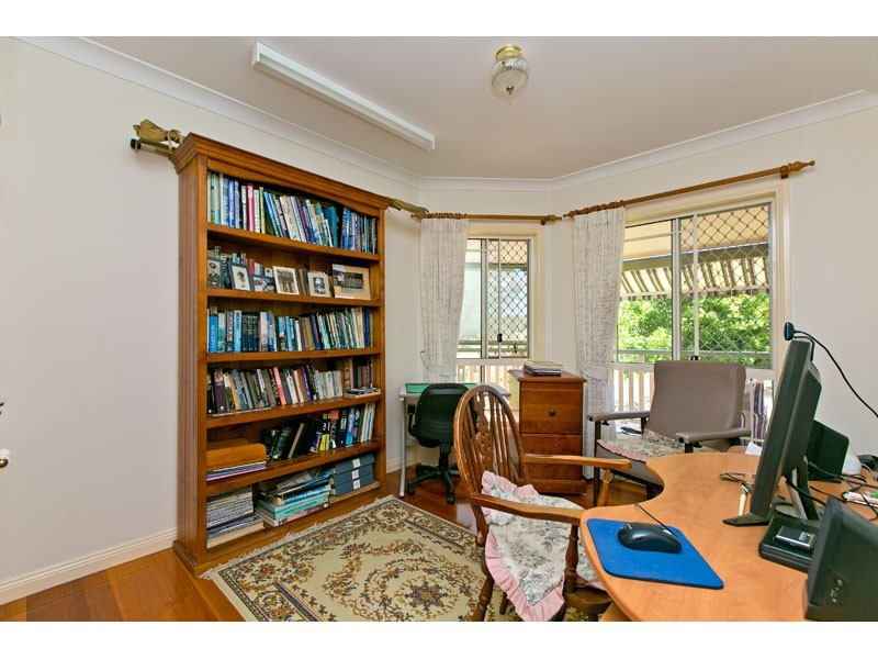 2 Beachside Court, Victoria Point QLD 4165