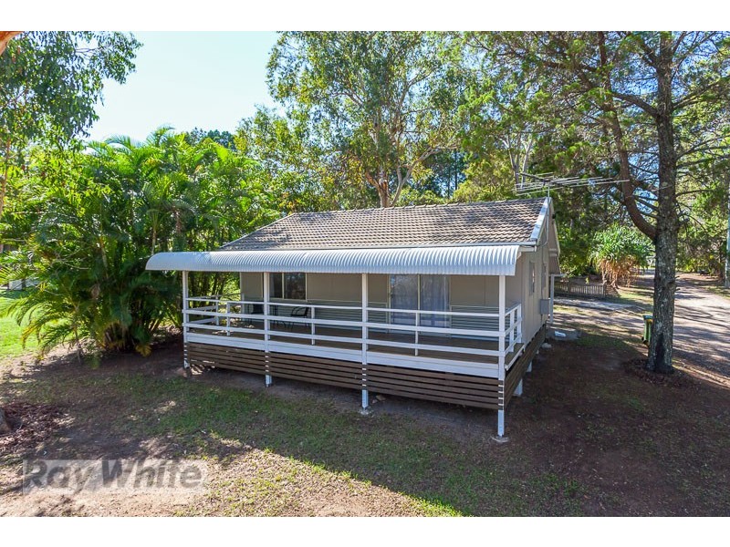 2 Pandanus Street, Coochiemudlo Island QLD 4184