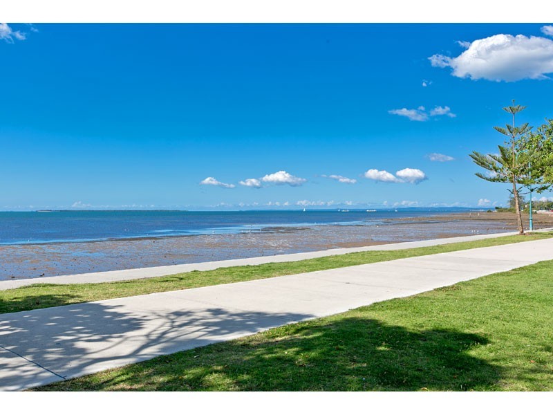 90 Haylock Street, Wynnum QLD 4178