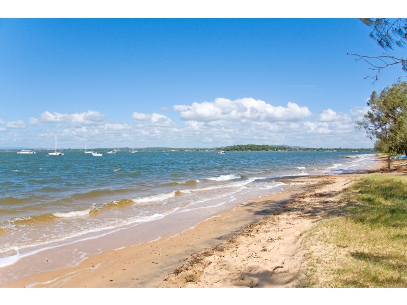 9 Ooyan Street, Coochiemudlo Island QLD 4184