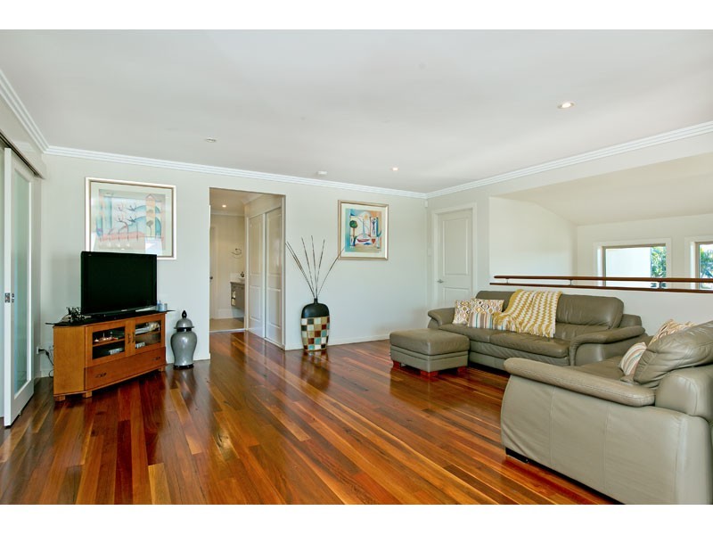 103 School of Arts Road, Redland Bay QLD 4165