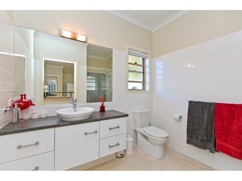 103 School of Arts Road, Redland Bay QLD 4165