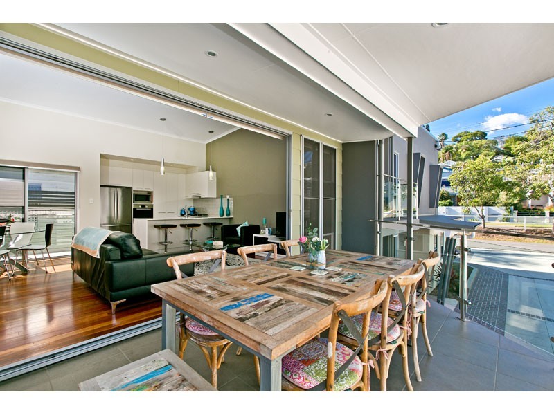 2/20 Barton Parade, Balmoral QLD 4171