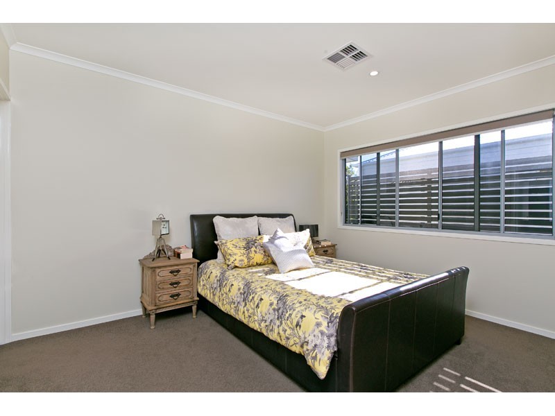 2/20 Barton Parade, Balmoral QLD 4171