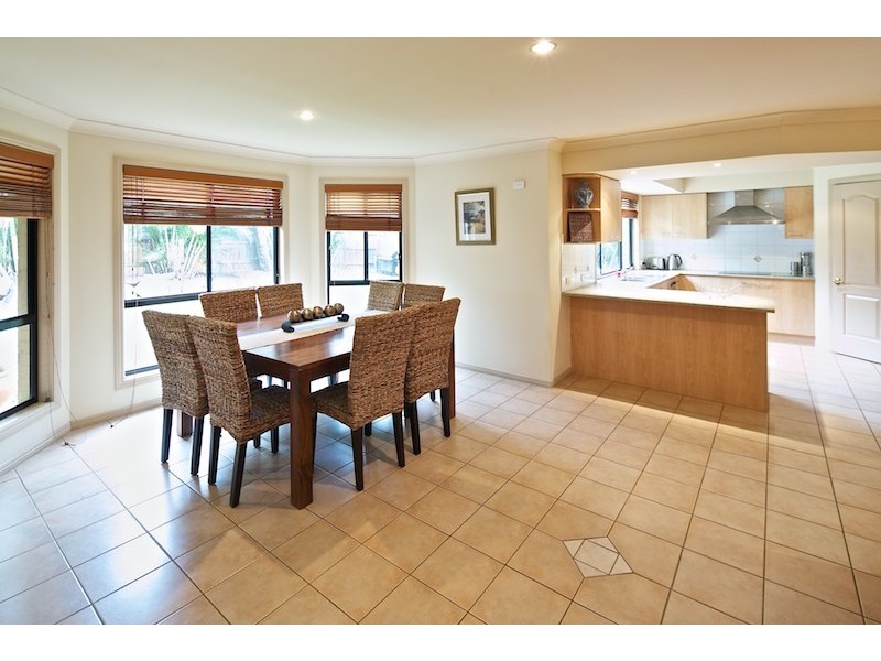 17 Roger Court, Redland Bay QLD 4165