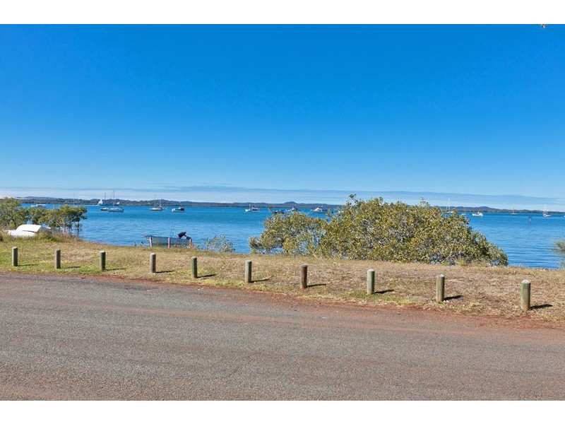 17 Roger Court, Redland Bay QLD 4165