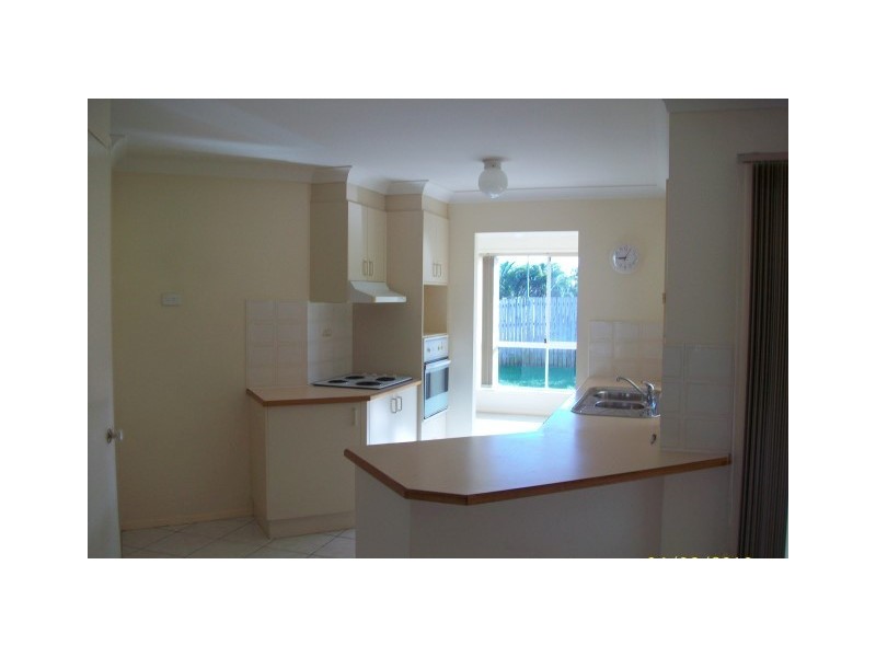 4 Fairway Drive, Redland Bay QLD 4165