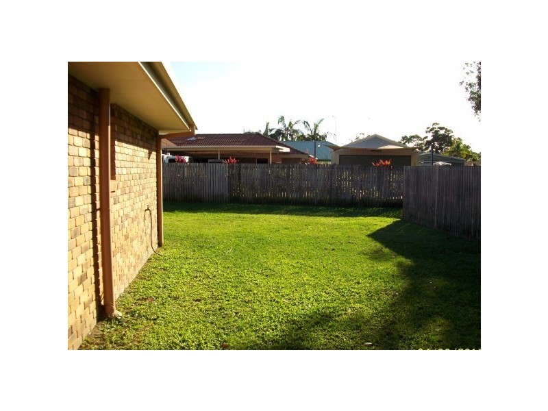 4 Fairway Drive, Redland Bay QLD 4165