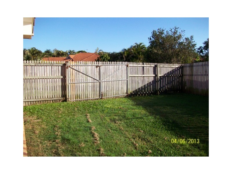 4 Fairway Drive, Redland Bay QLD 4165