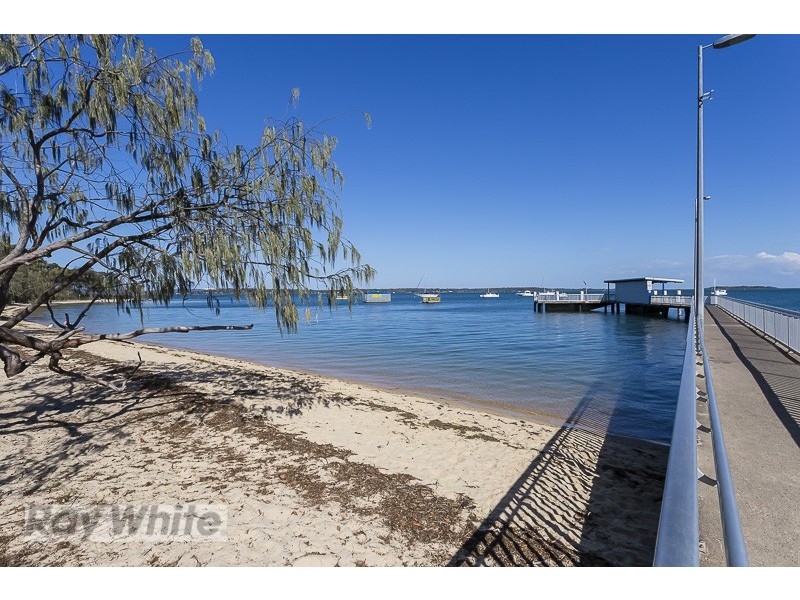 27 Perulpa Street, Coochiemudlo Island QLD 4184