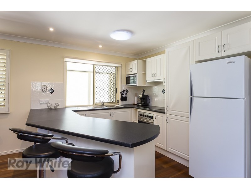 33 Shirley Street, Coochiemudlo Island QLD 4184