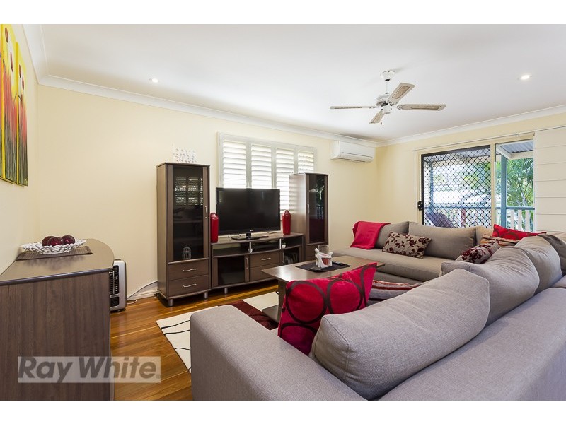 33 Shirley Street, Coochiemudlo Island QLD 4184