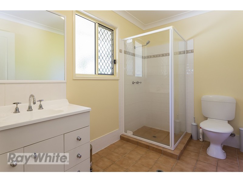 33 Shirley Street, Coochiemudlo Island QLD 4184