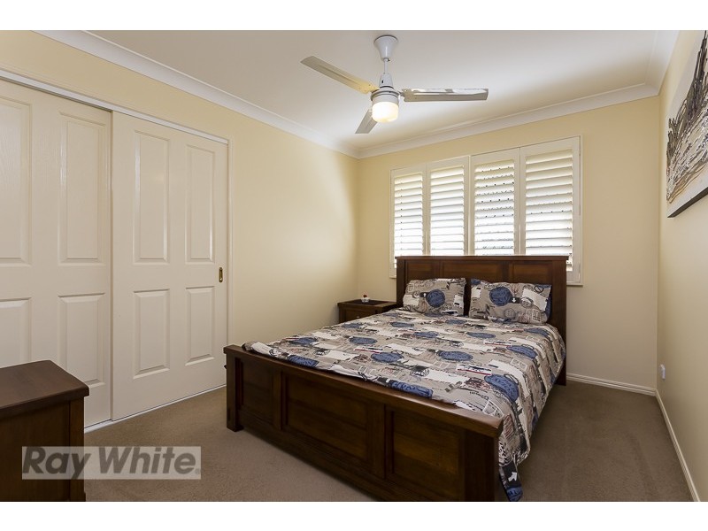 33 Shirley Street, Coochiemudlo Island QLD 4184