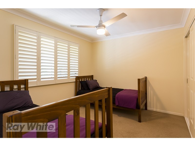 33 Shirley Street, Coochiemudlo Island QLD 4184