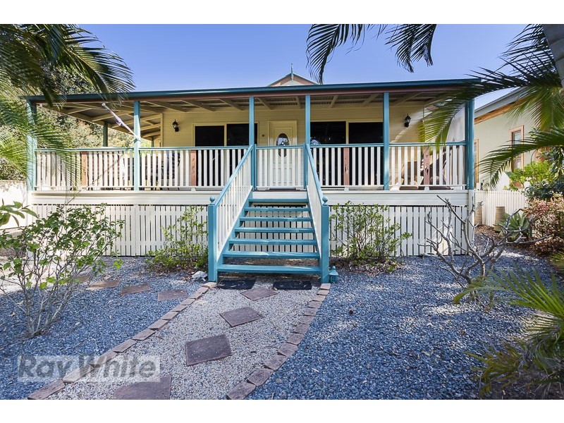 33 Shirley Street, Coochiemudlo Island QLD 4184