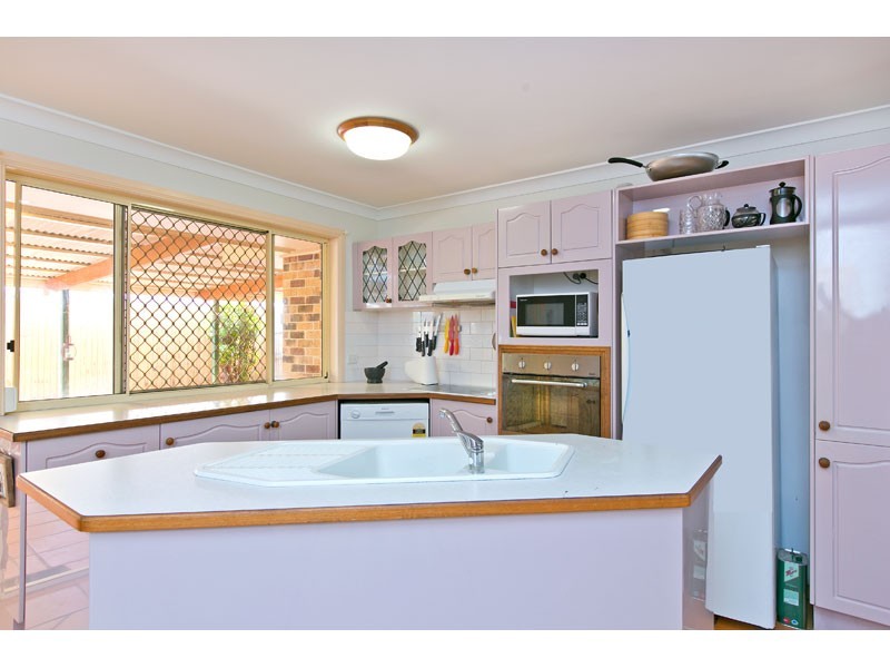 9 Oak Street, Victoria Point QLD 4165