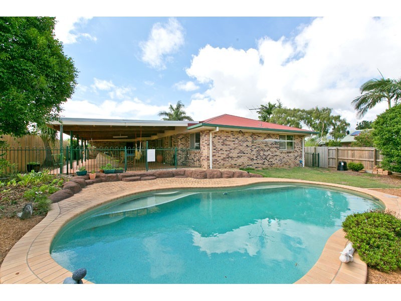 9 Oak Street, Victoria Point QLD 4165