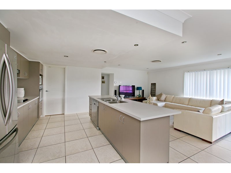 182 Waterloo Street, Cleveland QLD 4163