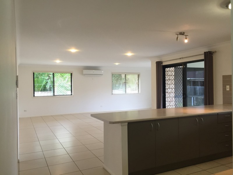 2 Anchor Place, Redland Bay QLD 4165