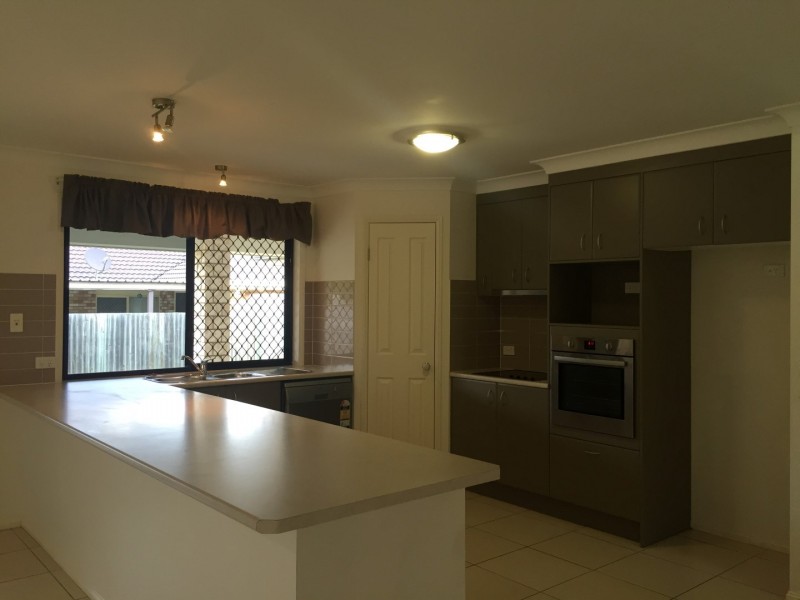 2 Anchor Place, Redland Bay QLD 4165
