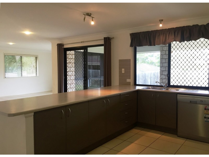 2 Anchor Place, Redland Bay QLD 4165