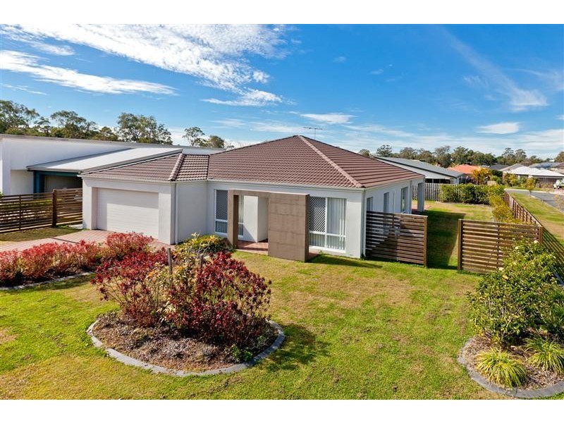 44 Azure Avenue, Redland Bay QLD 4165