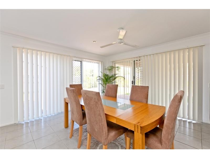 44 Azure Avenue, Redland Bay QLD 4165