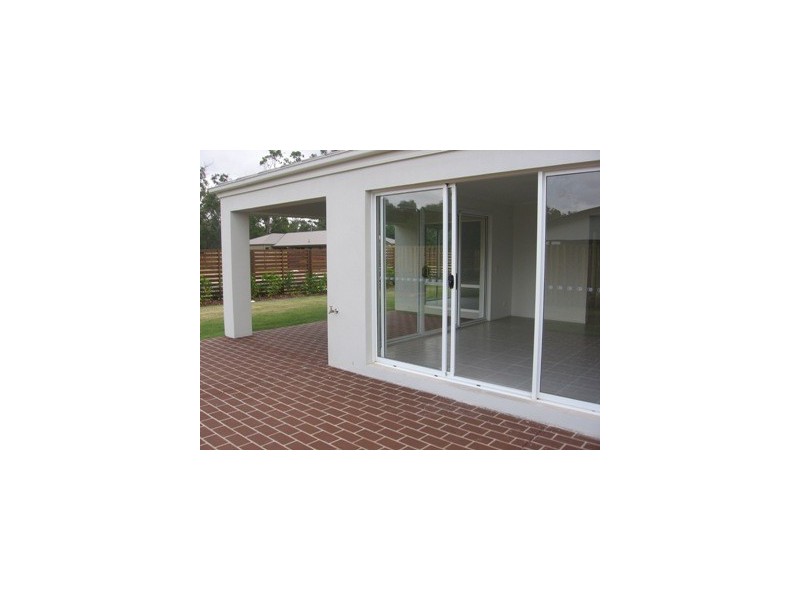 44 Azure Avenue, Redland Bay QLD 4165