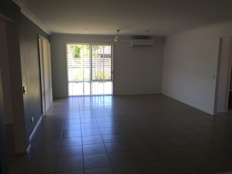 44 Azure Avenue, Redland Bay QLD 4165