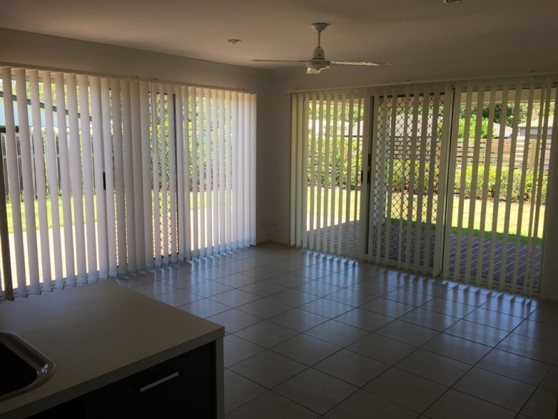 44 Azure Avenue, Redland Bay QLD 4165