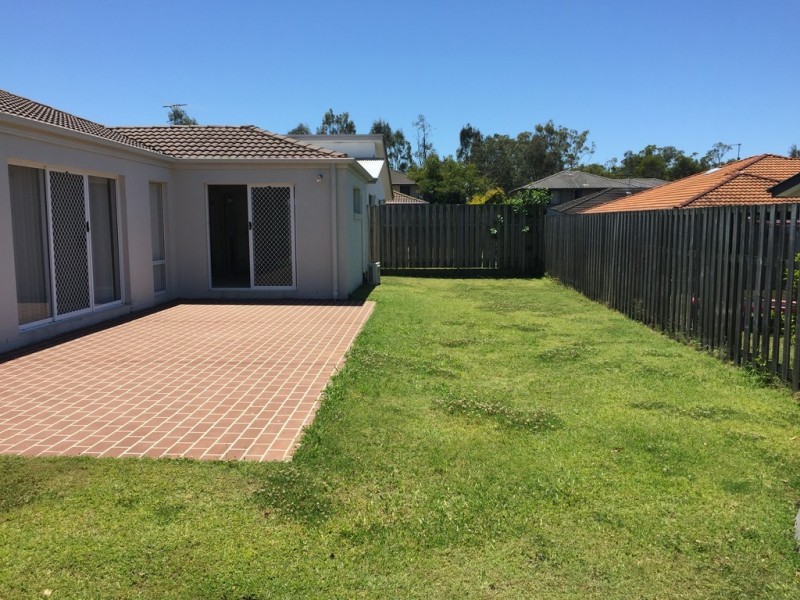 44 Azure Avenue, Redland Bay QLD 4165