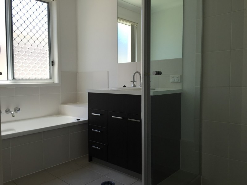 44 Azure Avenue, Redland Bay QLD 4165