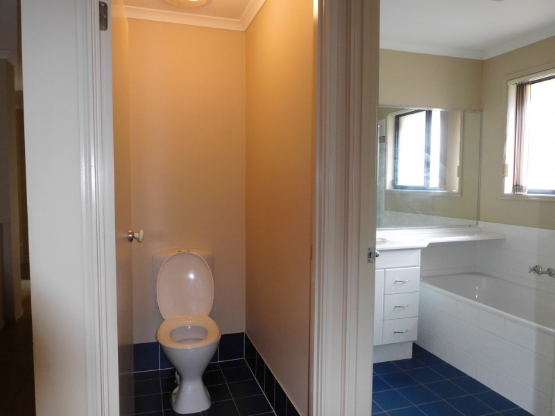 10 Balsam Street, Redland Bay QLD 4165